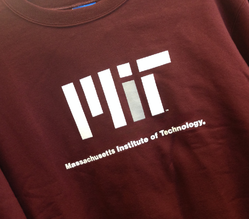 Sweatshirt with the MIT logo